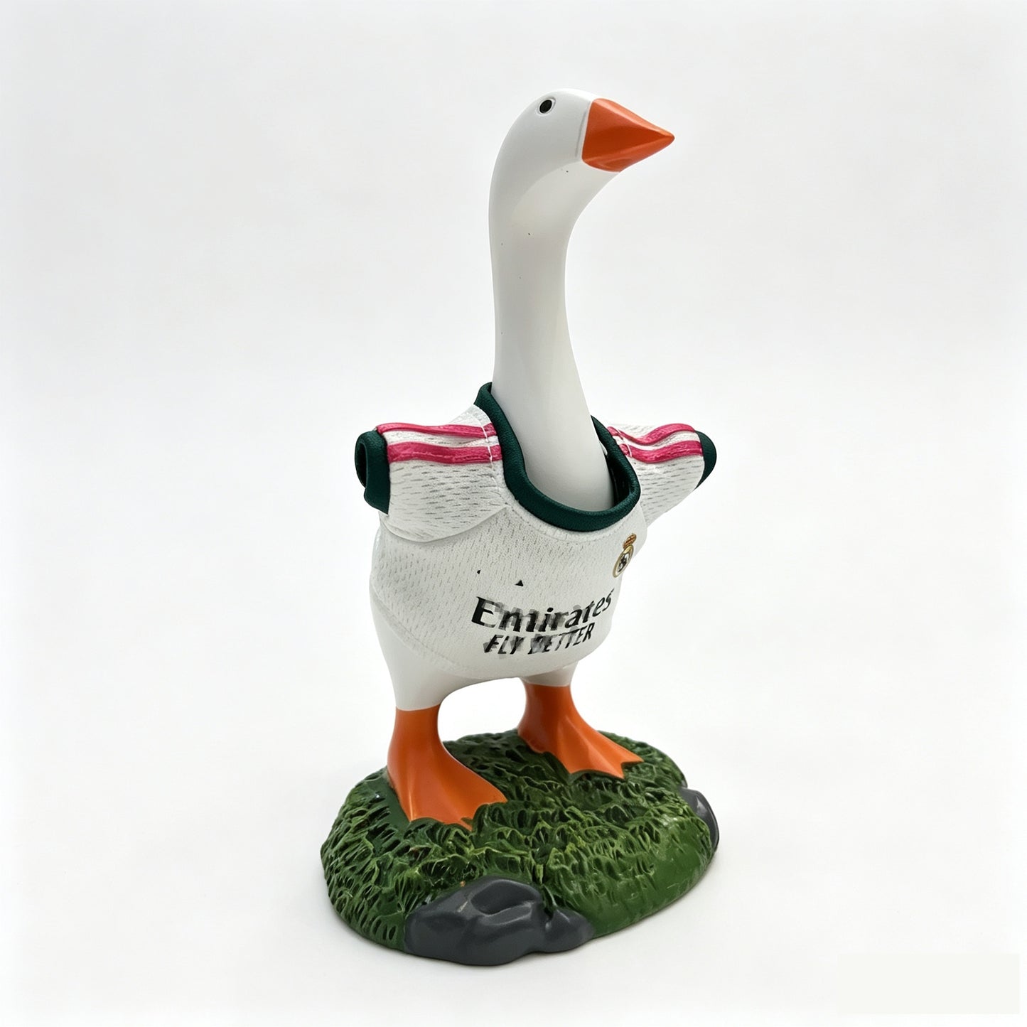 Magnetic Beak Goose Statue with Sports Jersey, 6.7 Inch Desk Goose Key Holder Sculpture on Decorative Base, Soccer Hockey Basketball Fan Decor, Funny Office Home Gift
