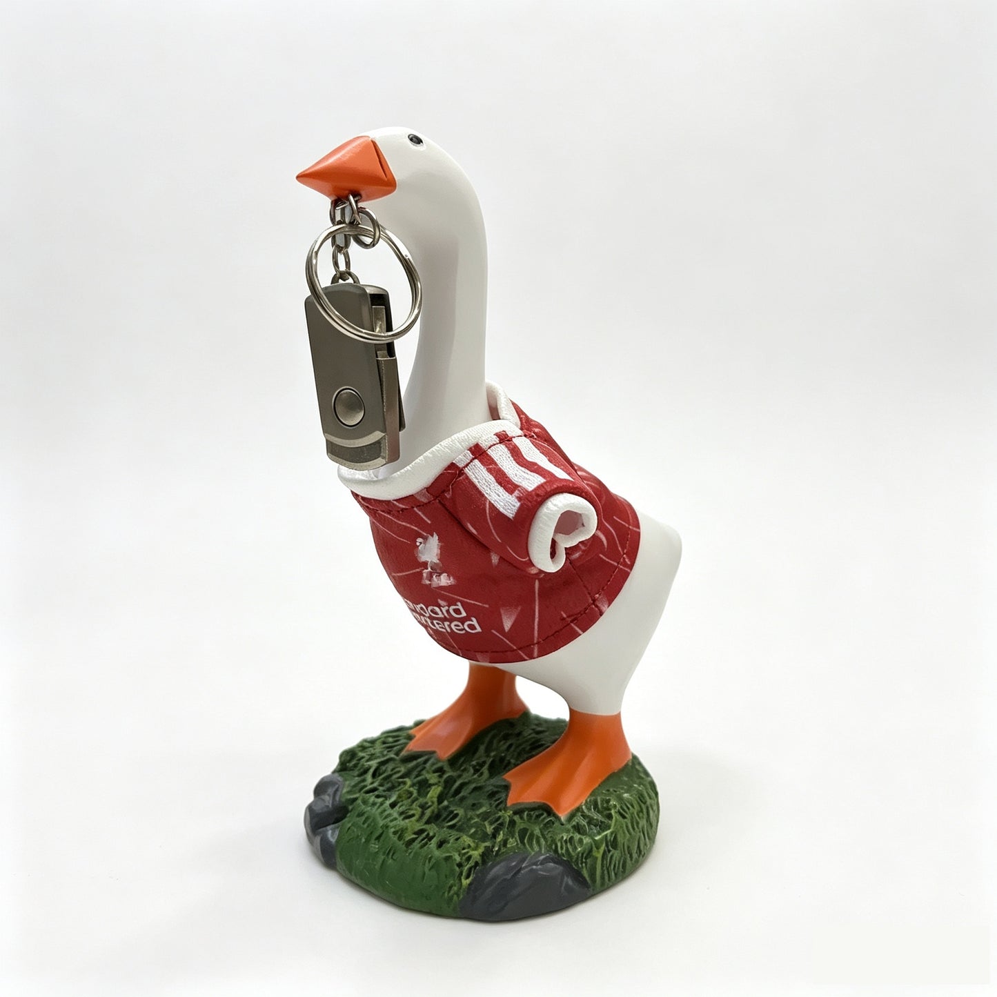 Magnetic Beak Goose Statue with Sports Jersey, 6.7 Inch Desk Goose Key Holder Sculpture on Decorative Base, Soccer Hockey Basketball Fan Decor, Funny Office Home Gift