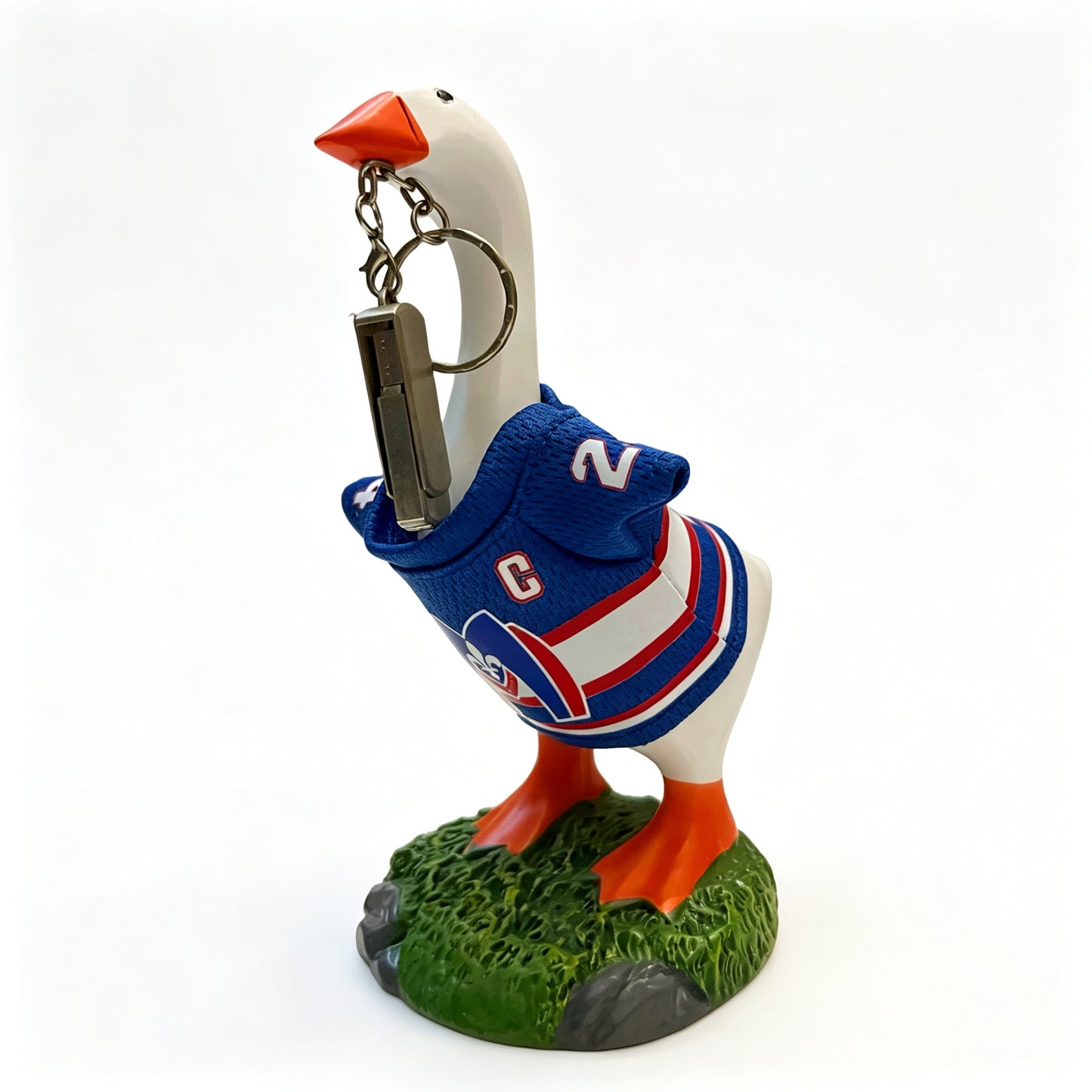Magnetic Beak Goose Statue with Sports Jersey, 6.7 Inch Desk Goose Key Holder Sculpture on Decorative Base, Soccer Hockey Basketball Fan Decor, Funny Office Home Gift